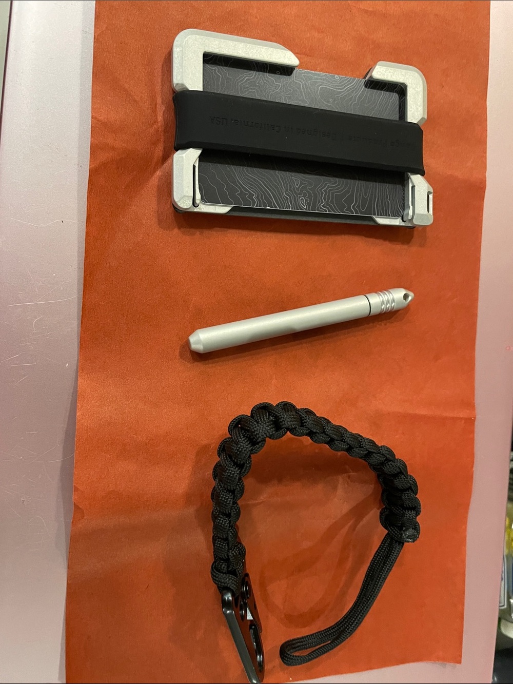 Dango Black/Silver Metal Dapper Wallet with Black Paracord and Capsule - Picture 2 of 3